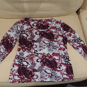 Cute 3/4 sleeve rose blossom grey top petites size large